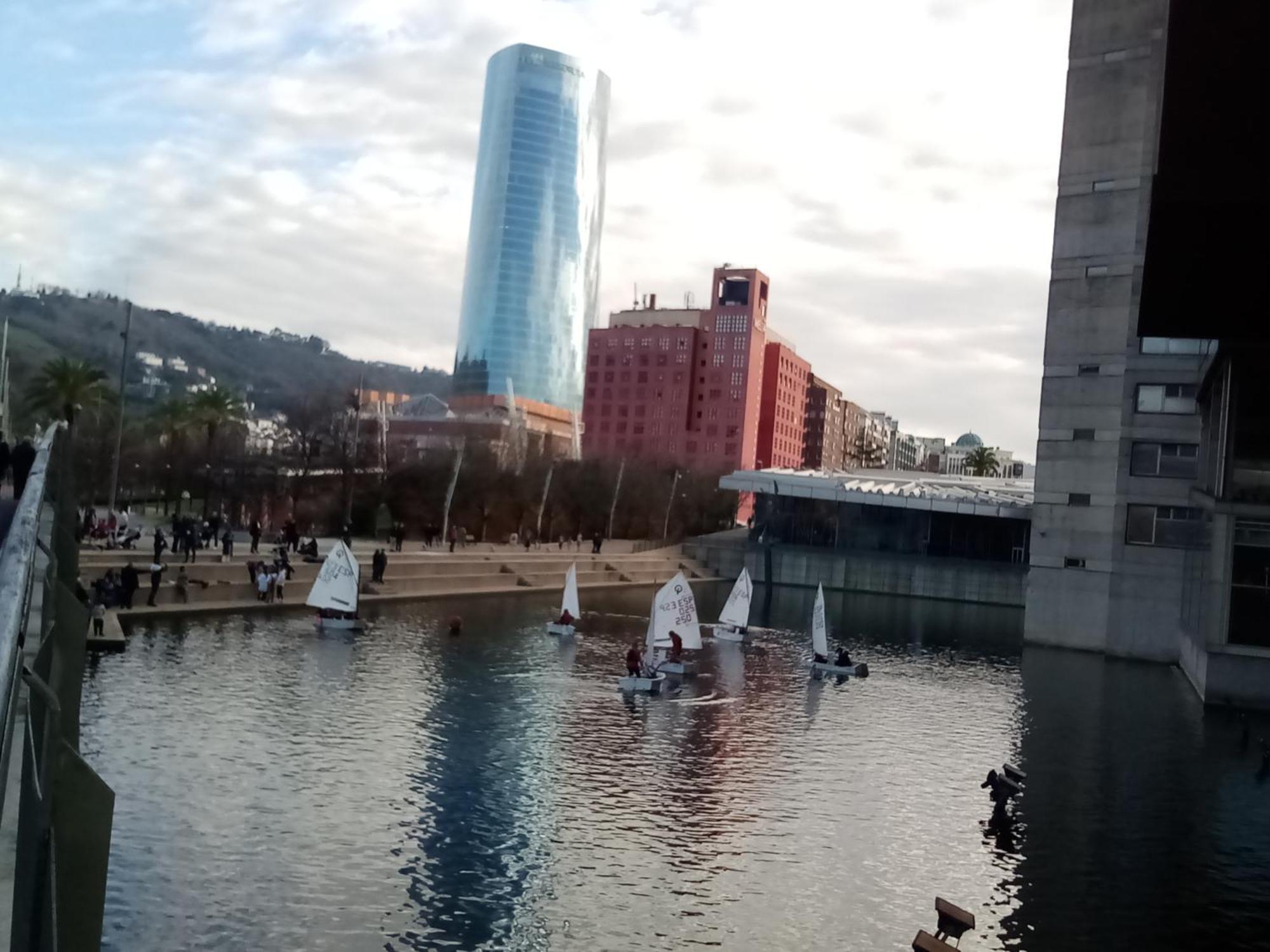 Coqueto Apartamento Frente Al Guggenheim 빌바오 외부 사진